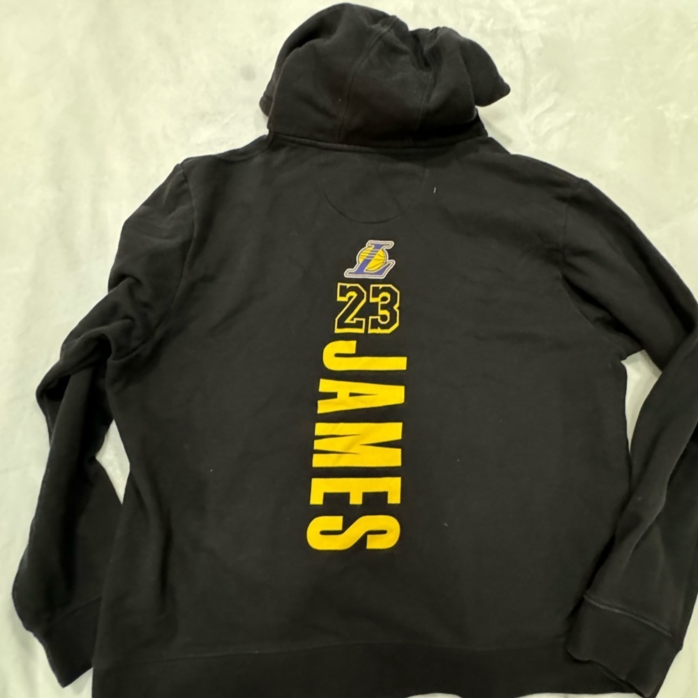 Lakers James 23 Black Hoodie - Picture 4 of 6
